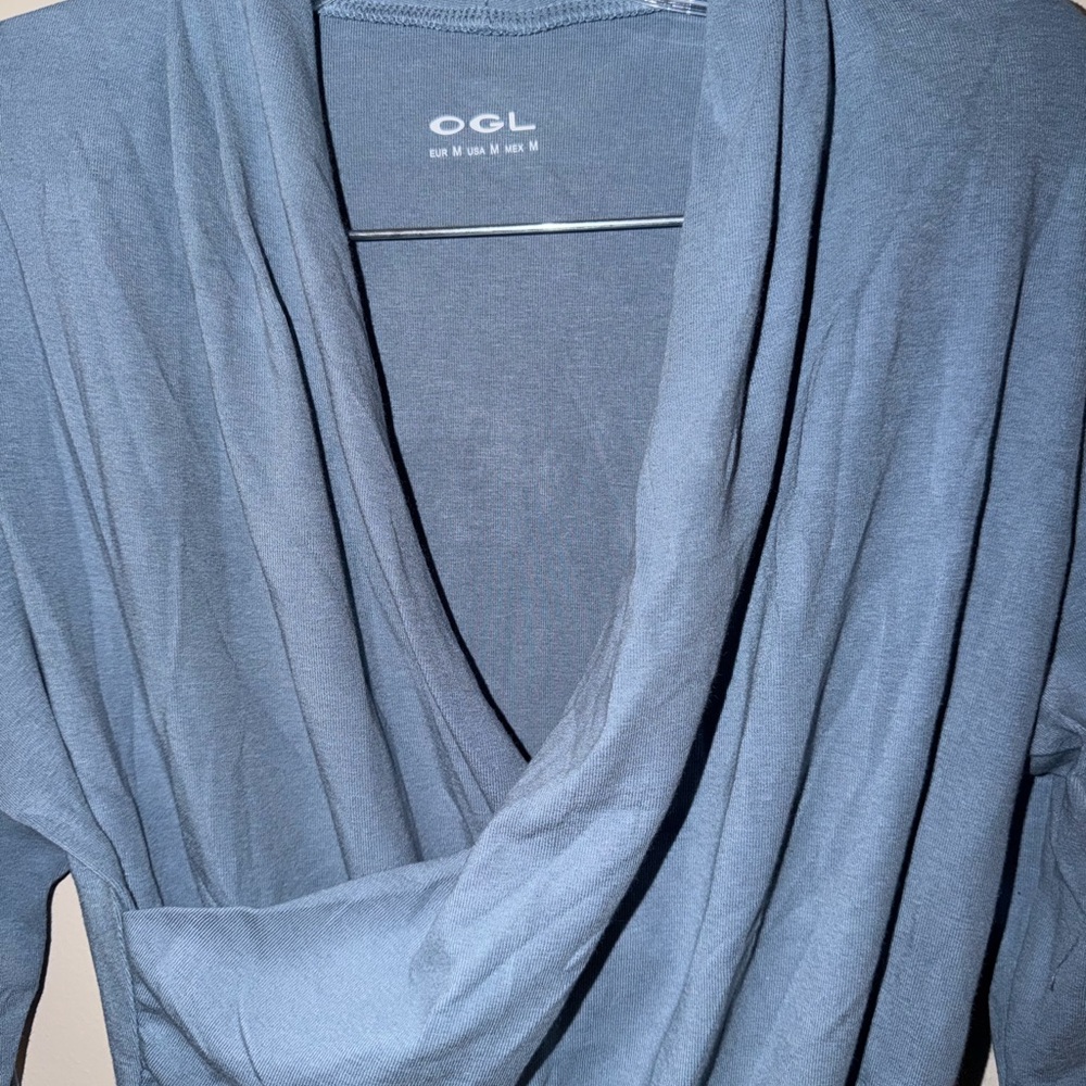 NWT OGL Dusk Blue Medium Eco-Mousse® Crossover Ruched Long Sleeve (Surplice) Top - Picture 5 of 8